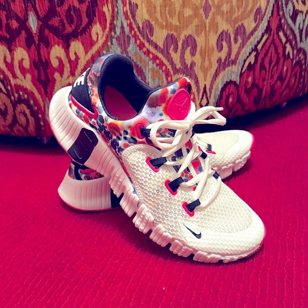 Nike Free Metcon 4 Women’s Size 7.5 Summit White/Blackened Blue